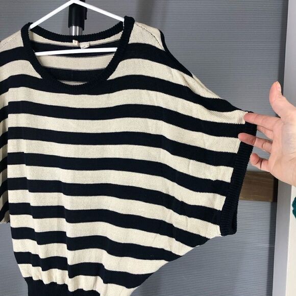 Anthropologie MOTH Blue Cream Stripe Batwing‎ Short Sleeve Knit Sweater Sz XS - Picture 3 of 5